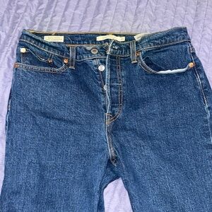 Levi’s wedgie straight size 29